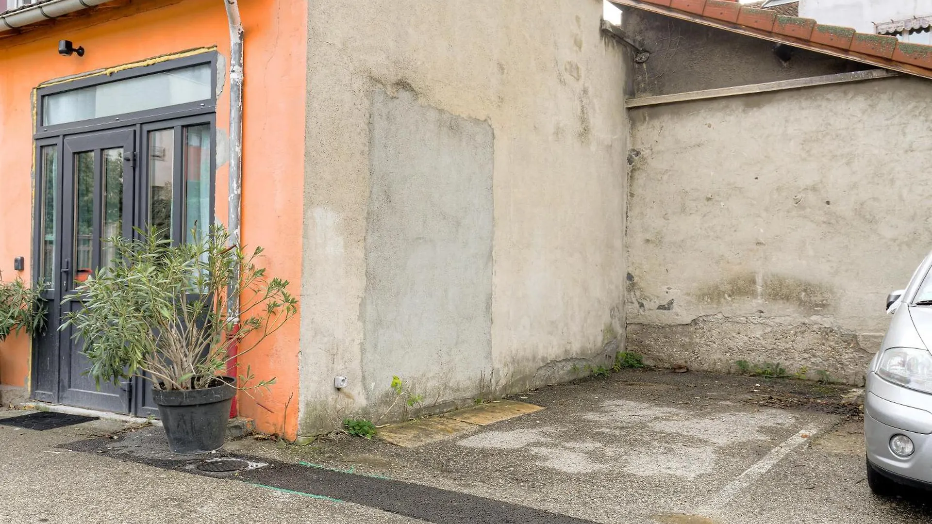 Atypique Et Calme Avec Parking Lägenhet Villeurbanne 0*,  Frankrike